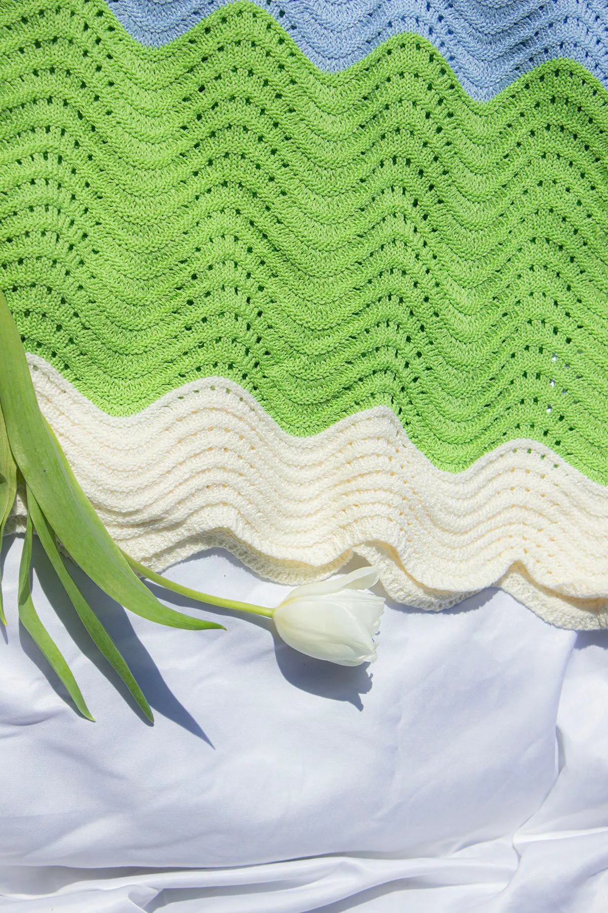 Crochet Style Wavy Pattern Pencil Skirt